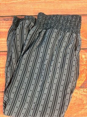 The Muses Lounge Smocked Waist Pants M